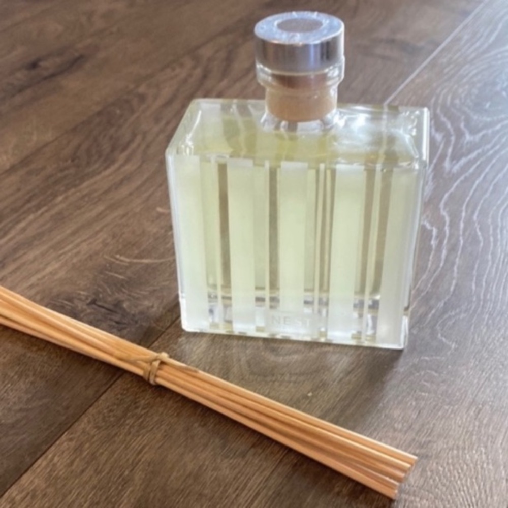 NEST Fragrances Grapefruit Reed Diffuser 5.9 oz New No Box